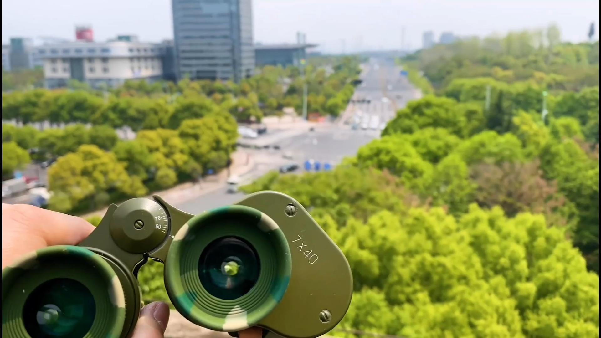 开箱中国*用军**95式望远镜，这质感不愧是*用军**，太牛了
