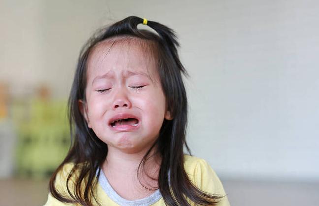 孩子异物卡喉妈妈及时救治,孩子卡喉妈妈机智施救朋友圈