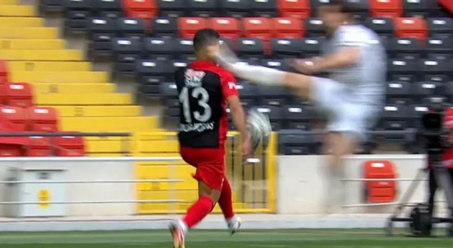 c罗的十大暴力犯规,c罗沙超杯遭暴力飞铲躺在地上