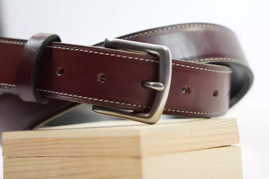 男士应该选择什么腰带,男士目前比较流行的腰带