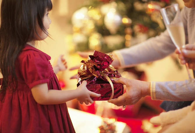 父母给孩子最好的新年礼物清单,送给孩子新年礼物最好的选择