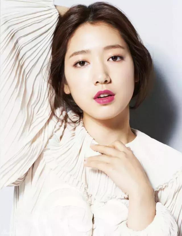 速学化妆上哪里学,化妆步骤初学者七个必备彩妆