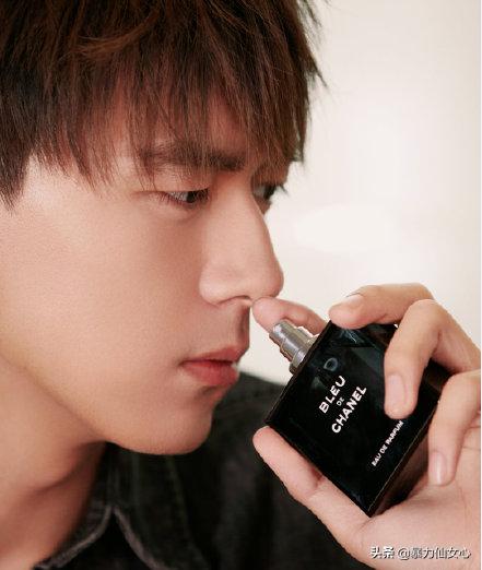 陈伟霆用香奈儿蔚蓝浓香还是淡香,香奈儿陈伟霆同款香水