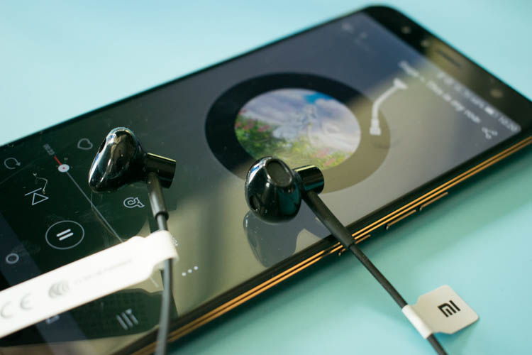 小米青春版耳机如何？是否还是最佳性价比？终于有机会实测了一下