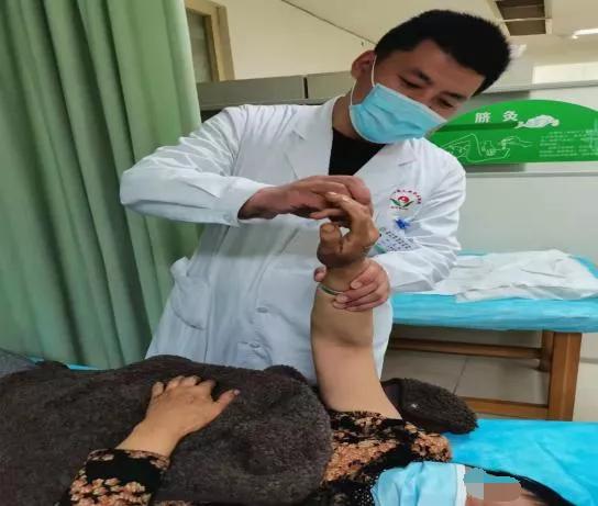 钂嬪竻涓尰,钁楀悕鑰佷腑鍖昏拫鍖荤敓