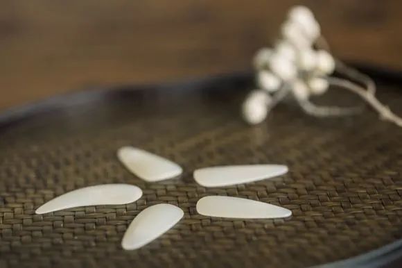 什么材质的古筝指甲音色好,古筝义甲材质