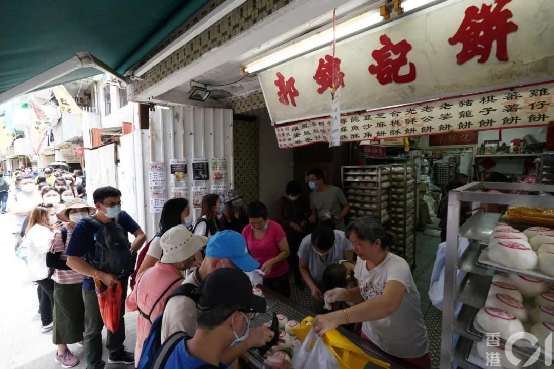 疫情下的香港五一黄金周：0内地团访港，多个品牌宣布撤店