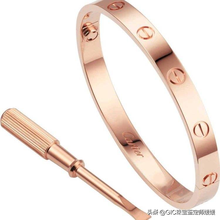 光面的黄金手镯和时尚的卡地亚手镯，价格差不多，你会如何选择？