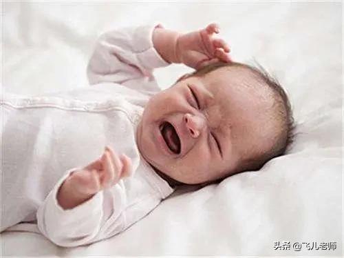 白天能睡晚上不睡昼夜颠倒,宝宝昼夜颠倒白天不肯醒怎么办