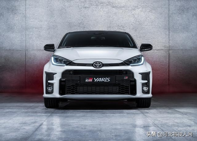 本田思域王露峥嵘丰田YARIS很有型东京改装车展大爆发