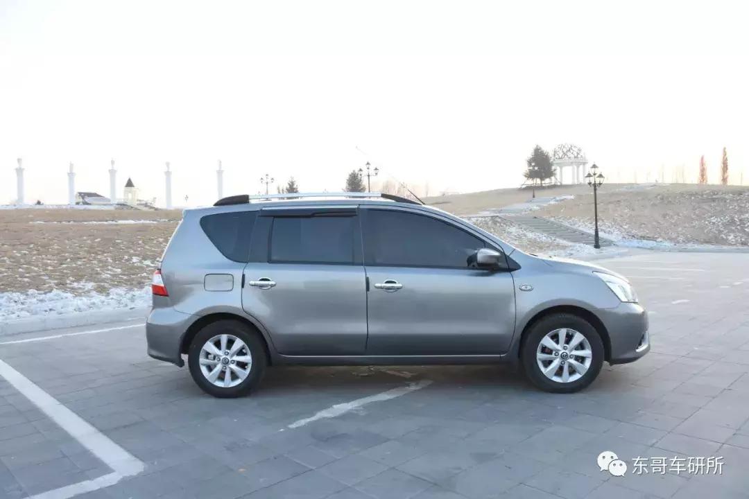 尼桑骊威满载拉货,日产骊威二手车拉人拉货两不误