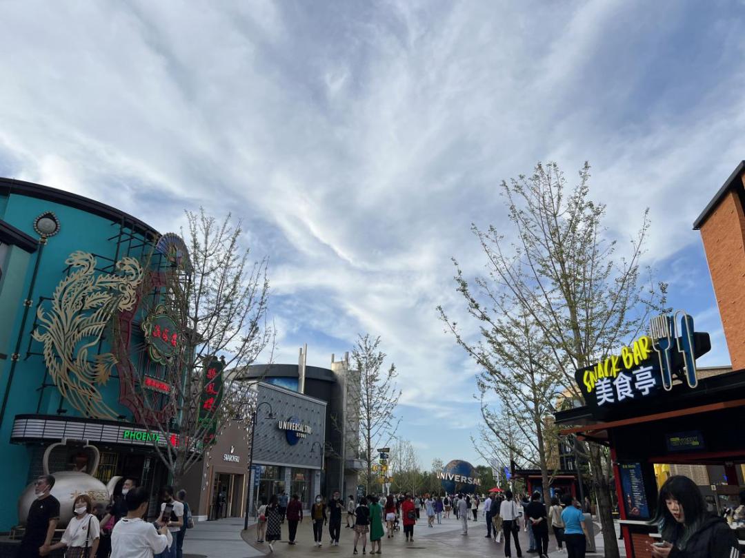 赞誉与吐槽一起飞：“流量王者”北京环球影城探查