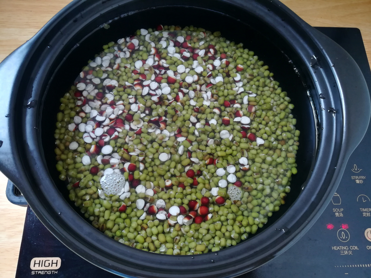 煮绿豆粥放米好吃还是不放好,煮绿豆粥加糯米还是粘米