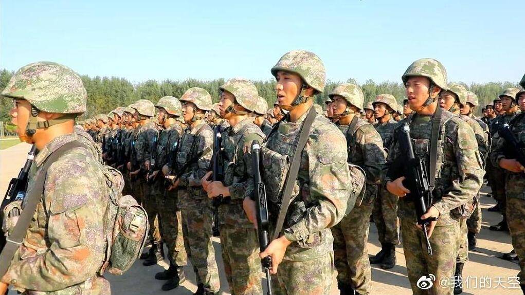 解放军空降兵部队宣传片,空降兵迷彩宣传片