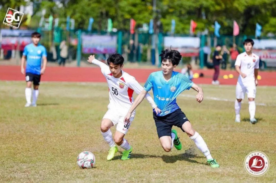 中国足协主席陈戌源为上海海事大学友谊赛开球！加油，海大足球