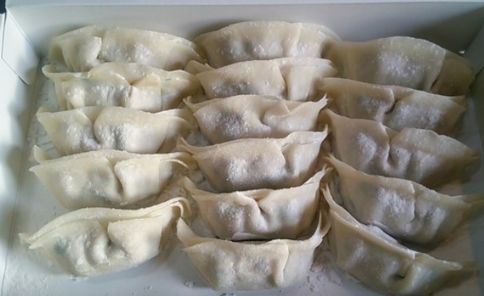 饺子怎么放才不会裂开,饺子煮好后怎么保存才不会粘一起