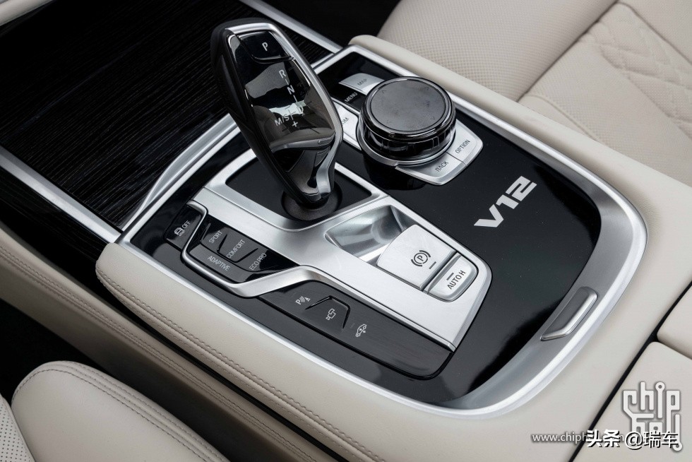 新款宝马m760liv12曜影特别版,宝马的v12