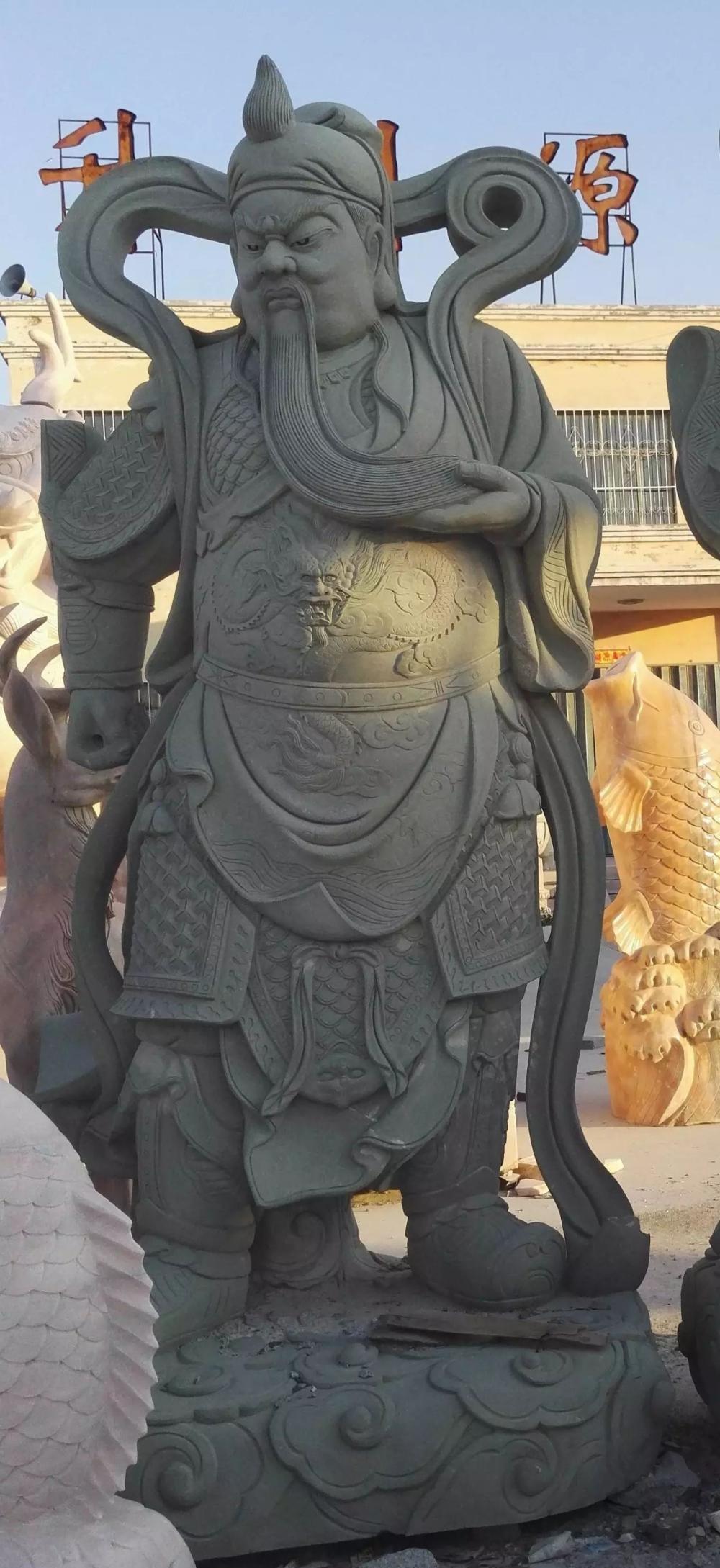 云南石雕关公人物雕像,关公雕像佛纹寓意