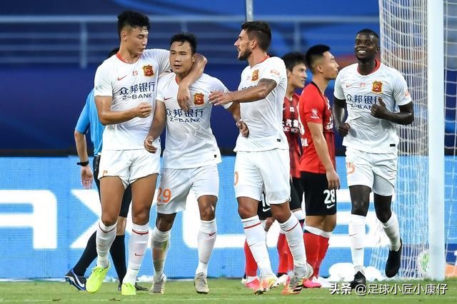 拥有5个顶配外援的“伪强队”,在最后关头靠点球才战胜残队武汉