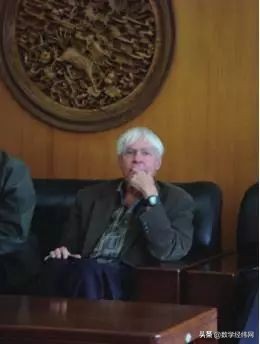 数学家斯梅尔简介,传奇数学家斯梅尔