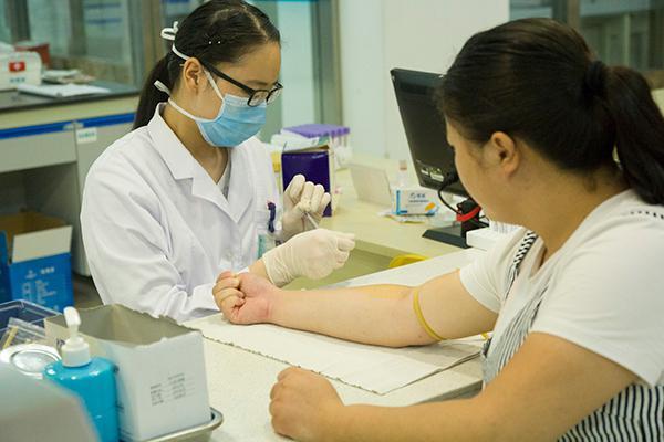 妇科彩超可以检查出盆腔积液吗,妇科检查盆腔积液怎么办