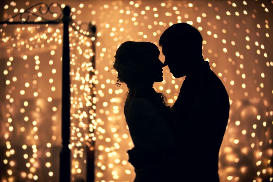 为什么恋爱久了话越来越少,情侣磨合期无话可说