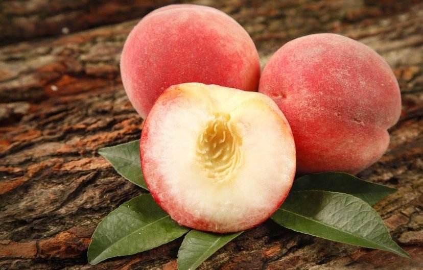 吃桃子的好处及功效与作用,吃西瓜和桃子会有什么好处