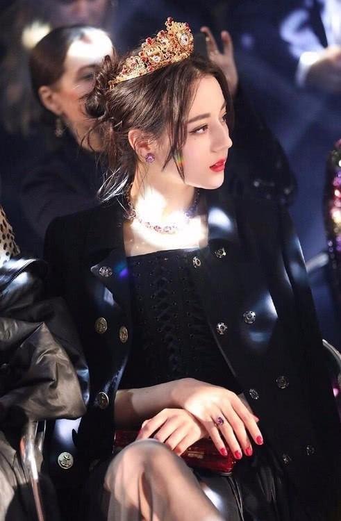 迪丽热巴出席活动穿礼服,迪丽热巴穿礼服出席活动