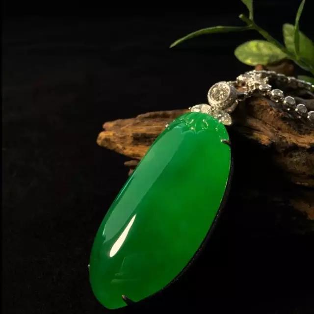 最灵性的翡翠搭配,调花素与高效调花灵有区别吗