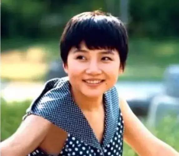 李娜出家的辛酸历史,出家歌手李娜歌坛地位