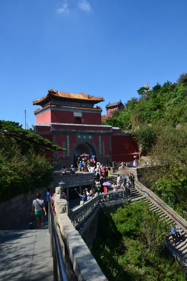 爬泰山攻略,泰山攻略完整版