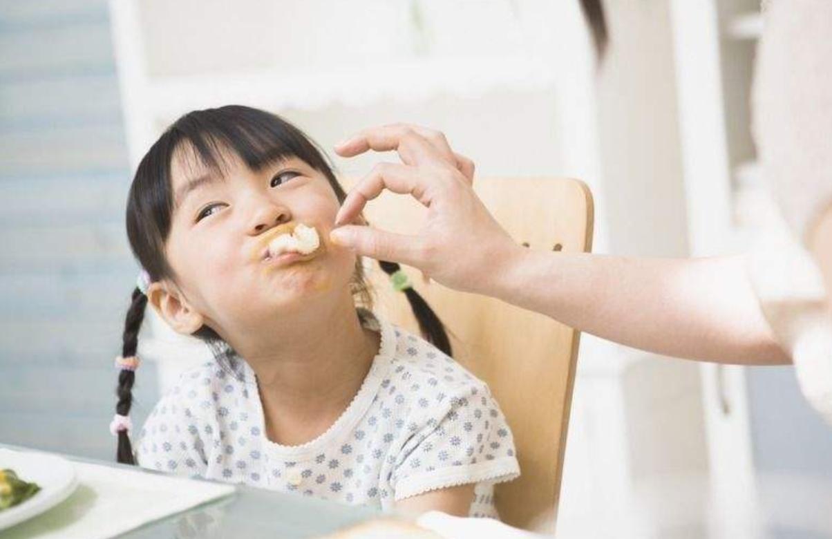 8岁孩子来大姨妈？家长就得注意了，暗示性早熟