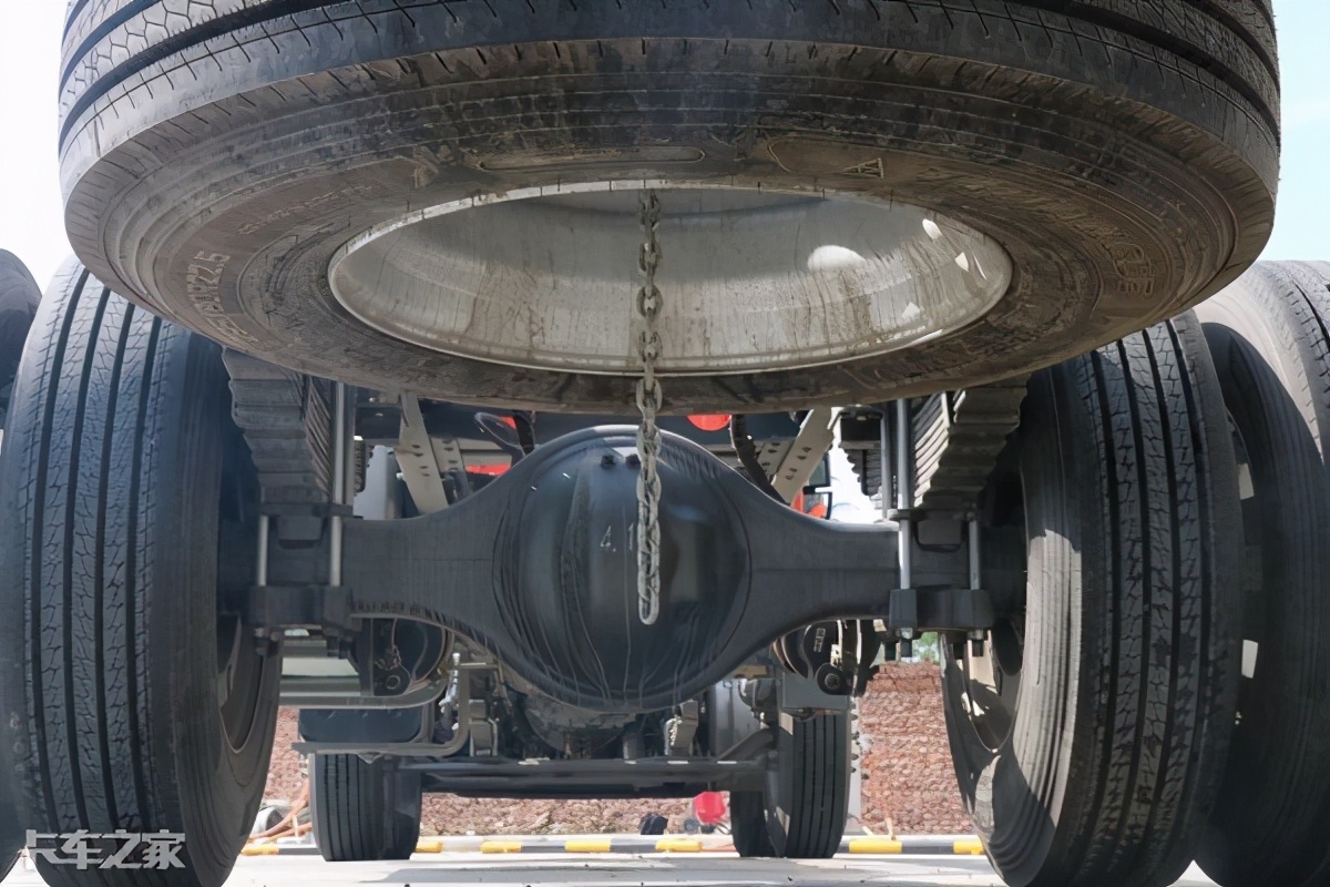 汕德卡600升双腔油箱,600l双腔油箱