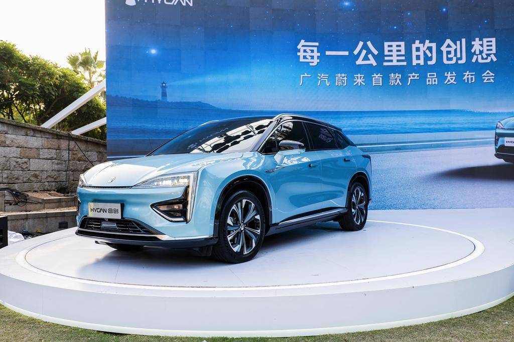 硬杠蔚来车长5米续航超700公里,纯电续航超1000km图说蔚来et7