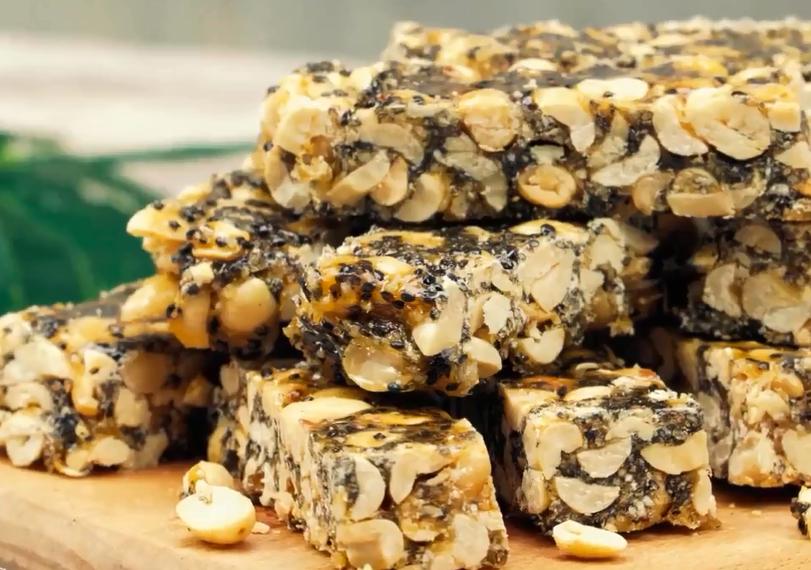 香酥花生芝麻糖的做法,花生芝麻糖不太甜的做法