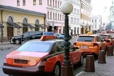 迪拜捡垃圾致富是真的吗,迪拜捡垃圾月入百万