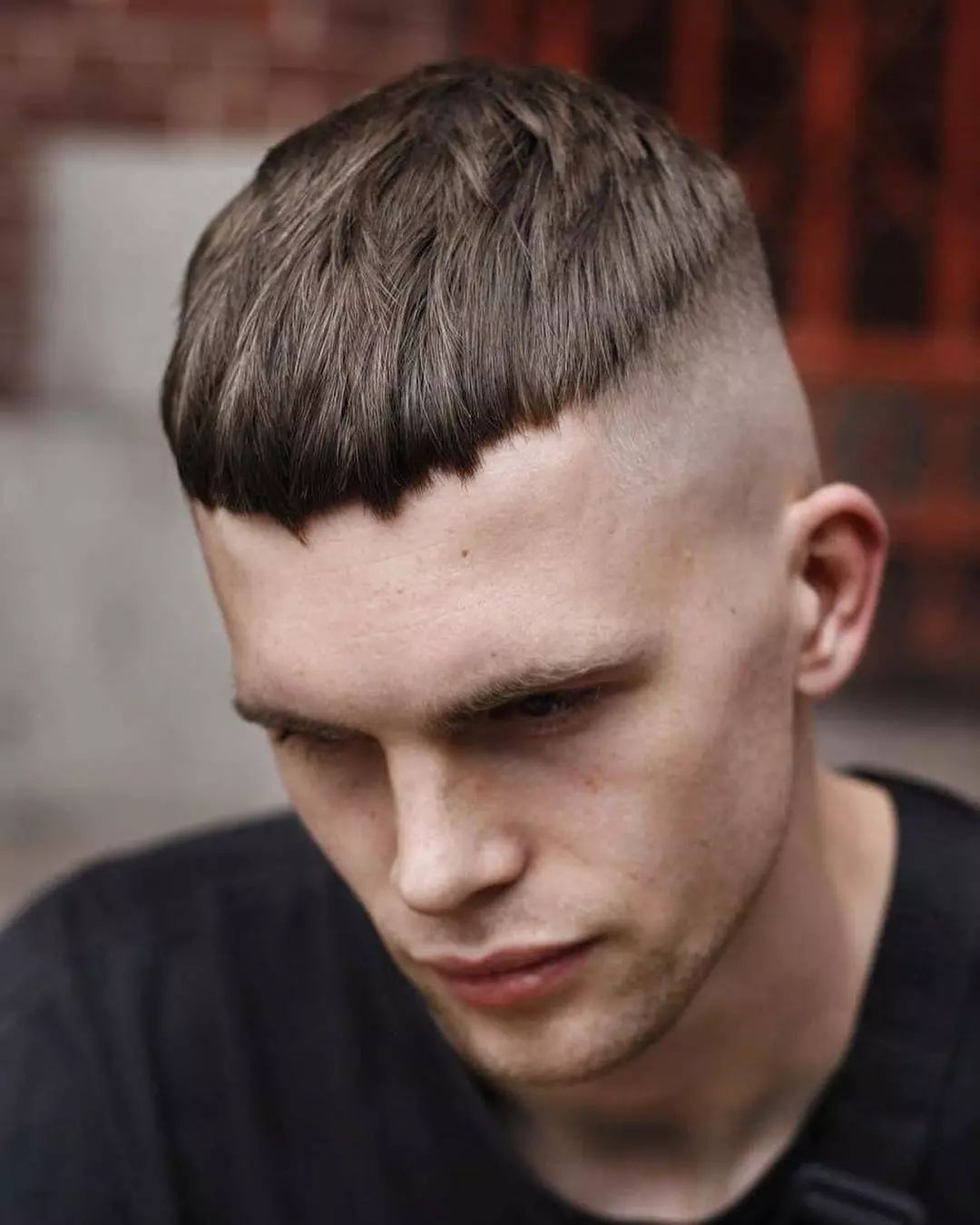 头发两边炸开怎么解决,头发顶部老是鼓起来怎么剪