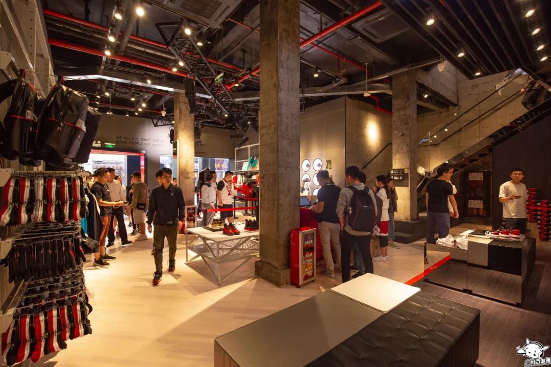 广州最大的AJ旗舰店来了!独栋双层,还有24款限量球鞋...