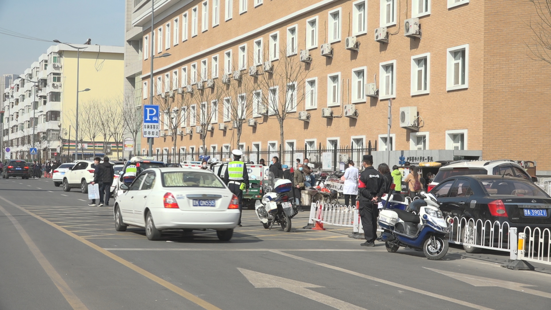 山医大附属第一医院怎么坐地铁,山医大一院是在解放路吗