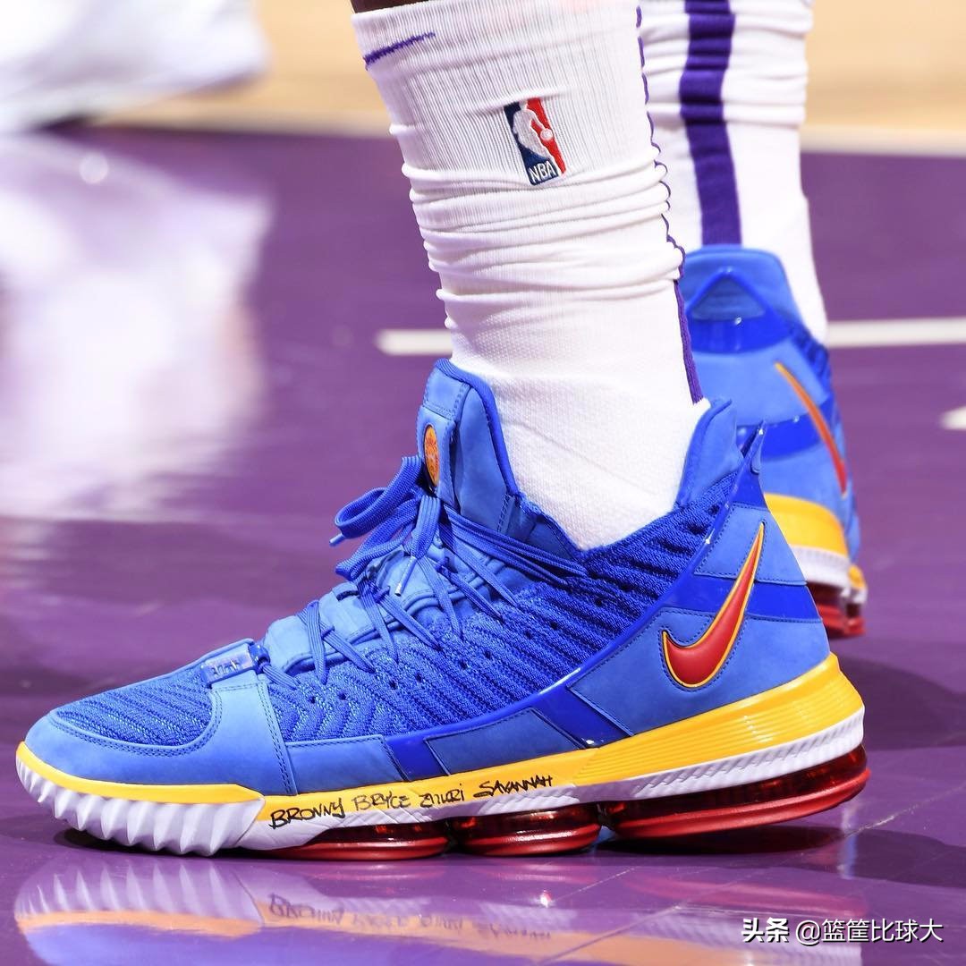 塔图姆秀,凯尔特人塔图姆穿的什么球鞋