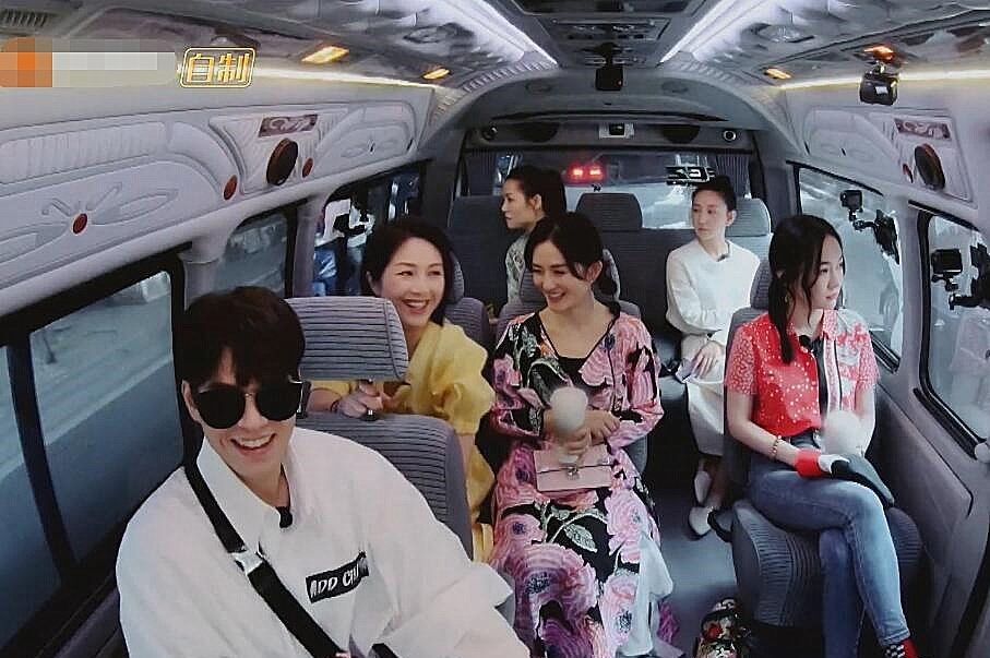 霍思燕同款耐克厚底鞋,霍思燕嗯哼的鞋子