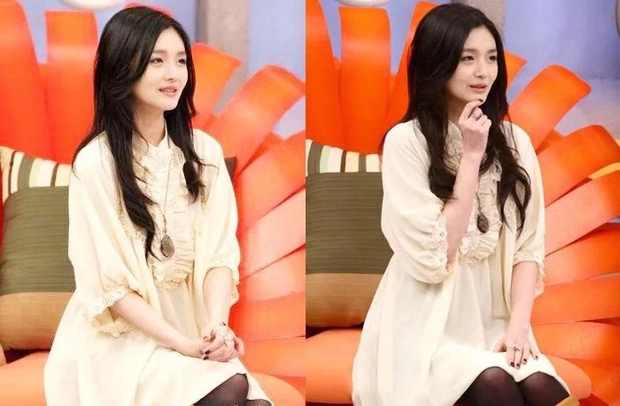 大s深夜晒女儿照片,网友:这个细节,暴露了家教