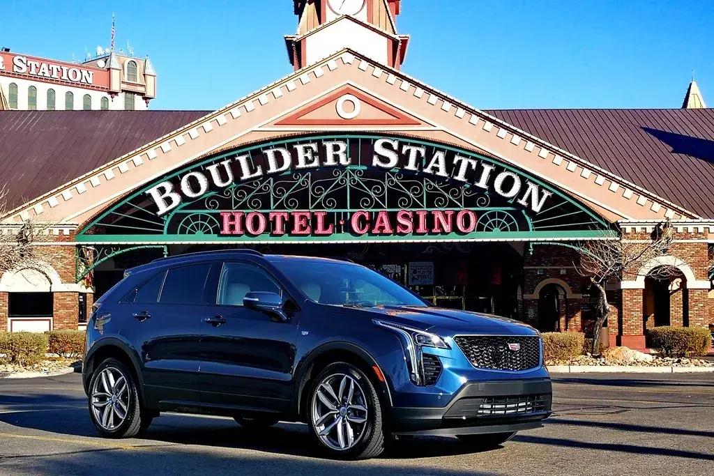 外国人测评凯迪拉克xt4,沉浸式体验凯迪拉克xt-4