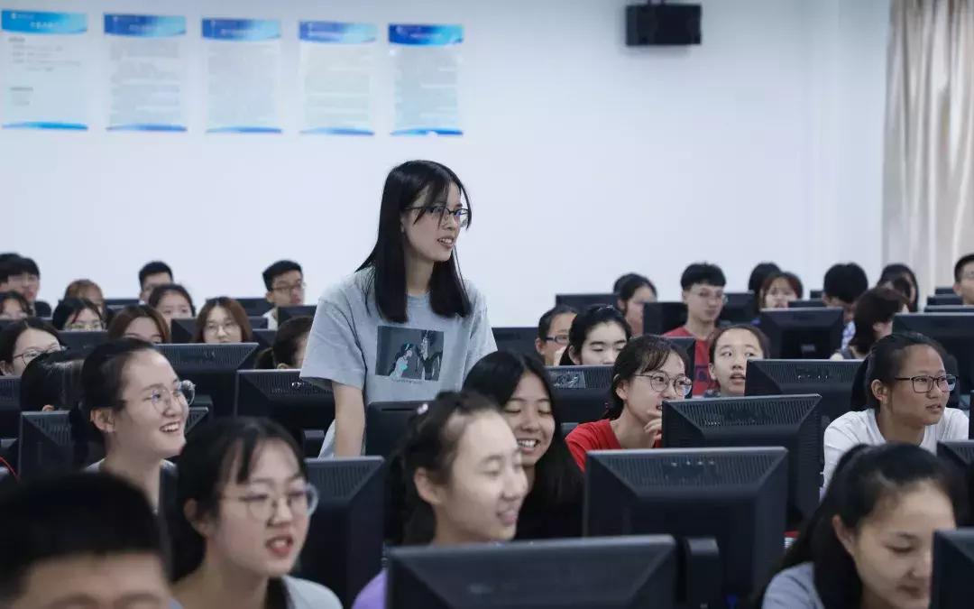 你跟你室友关系怎么样,你和室友相处得怎么样的英语