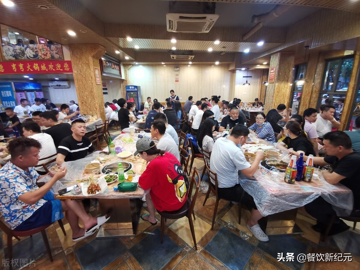 裸辞在广州开火锅店后，血亏230万，我含着泪，走上了天台