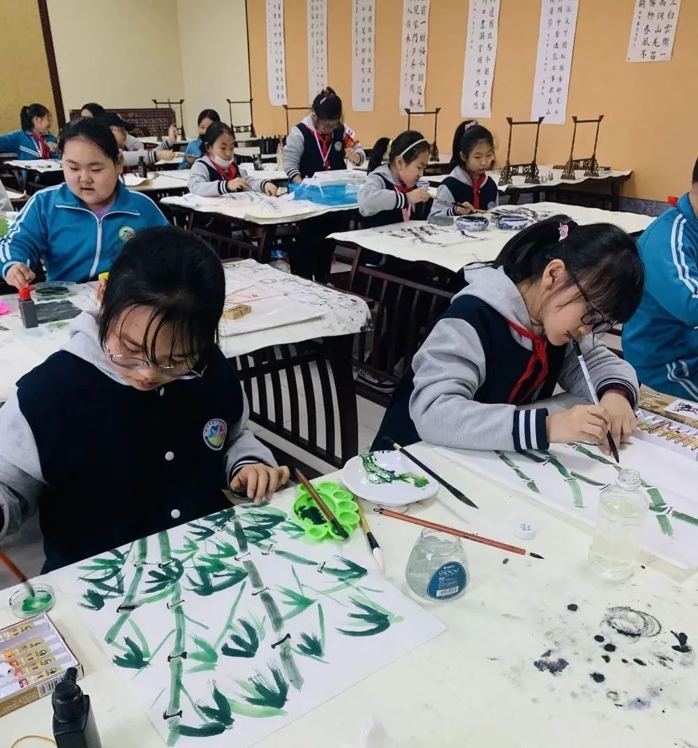 小学有特色的社团活动课,胶州市第六实验小学运动会