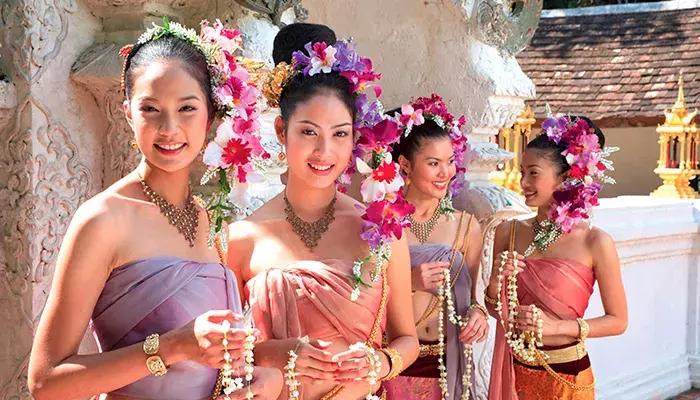 泰国泼水节狂欢六日游,泰国泼水节电音节攻略