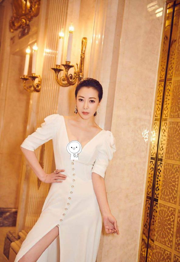 陈紫函身材也太嫩了吧，穿衣显“肉”，比例好的让人羡慕