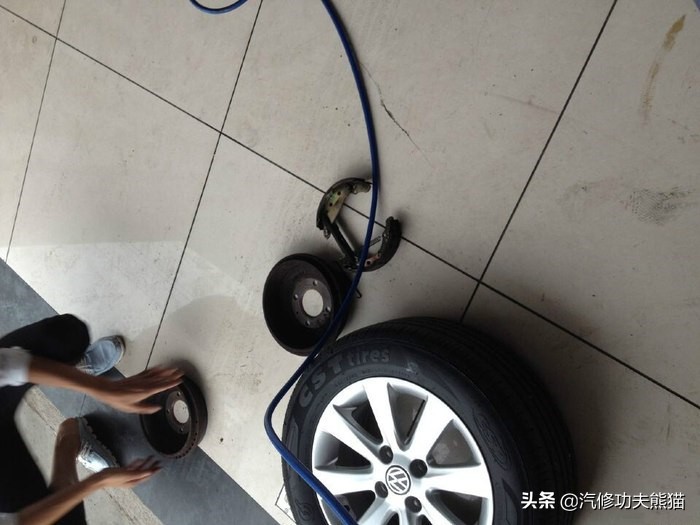 桑塔纳3000后轮鼓刹改碟刹,桑塔纳后轮鼓刹改碟刹教程