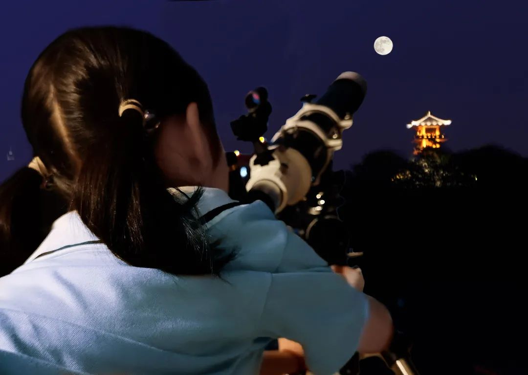 最好的月亮拍摄方法,真实的月亮星空怎样拍才好看